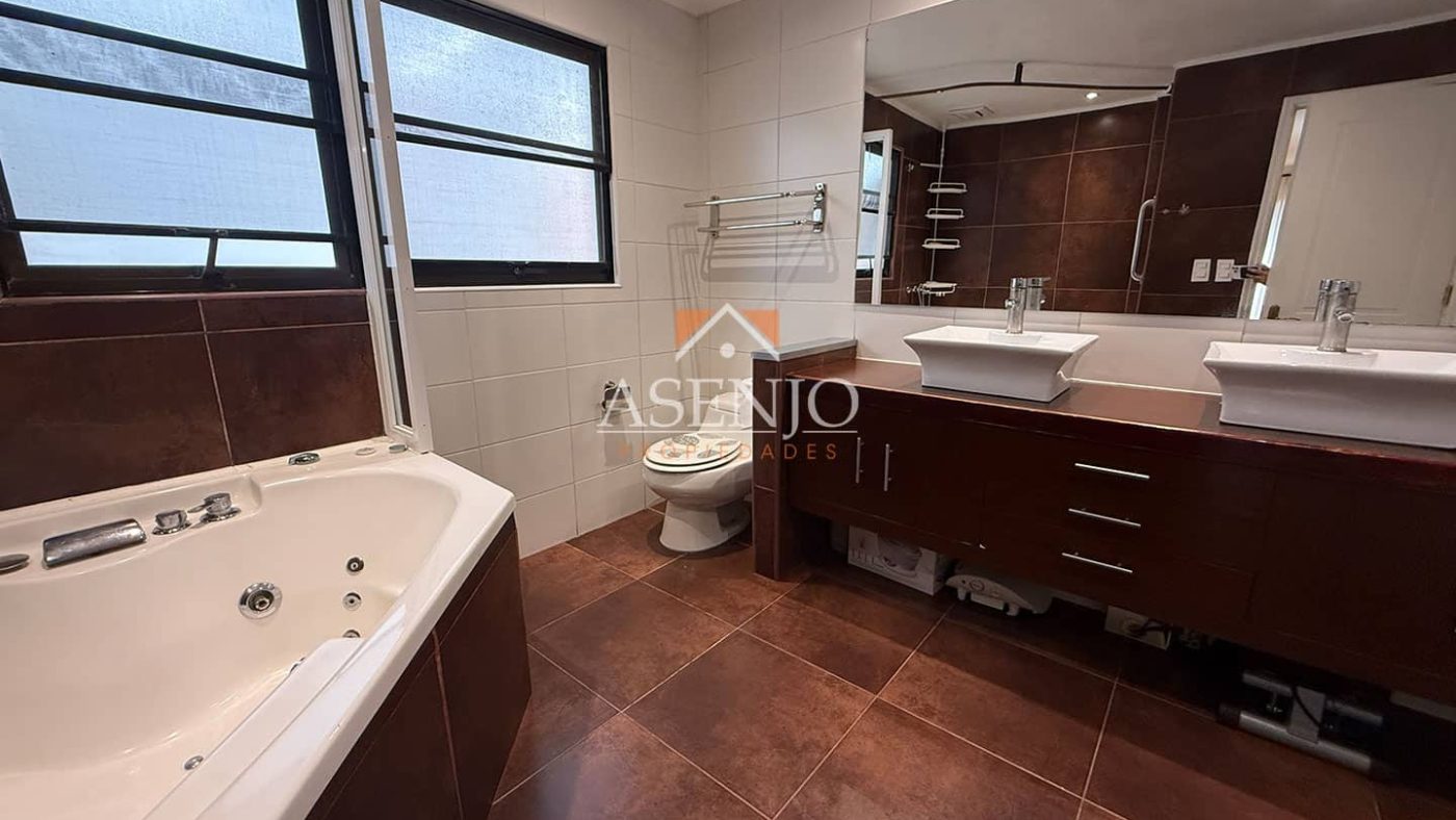 EL ROBLE / HUECHURABA