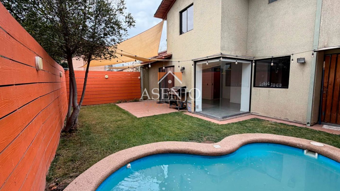 CASA EN SANTA MARTA / HUECHURABA