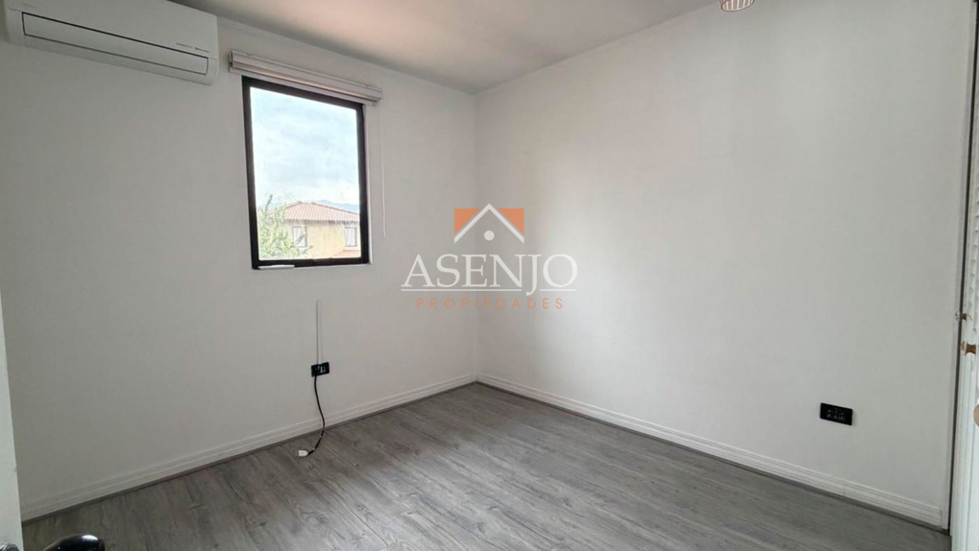 CASA EN SANTA MARTA / HUECHURABA