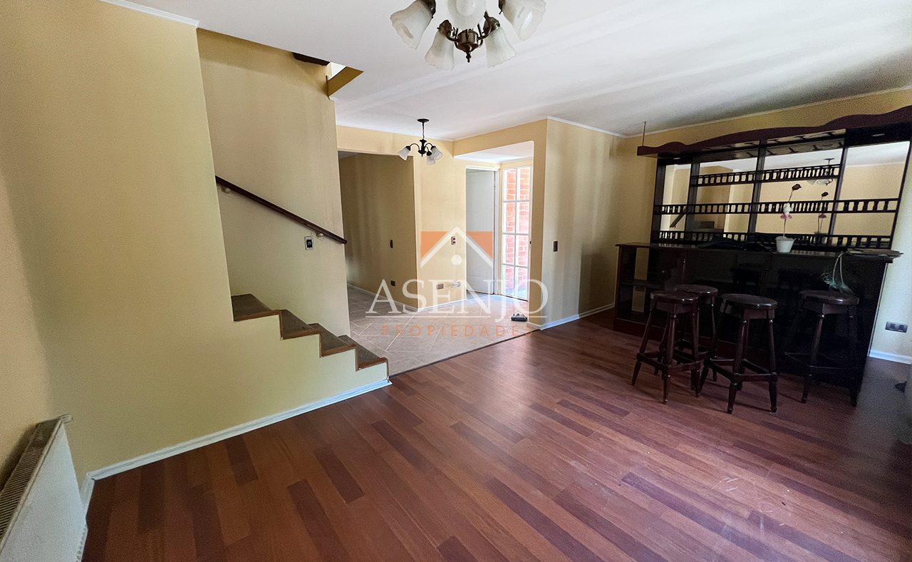 CASA EN SANTA ROSA / HUECHURABA